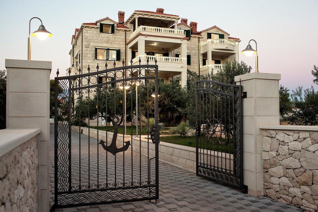 Apartments Villa Barbara Sumartin Exterior foto