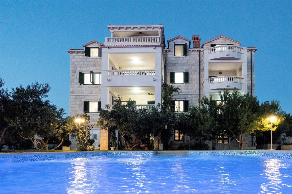 Apartments Villa Barbara Sumartin Exterior foto