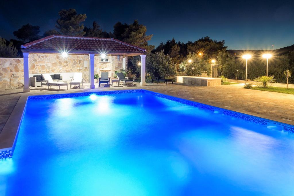 Apartments Villa Barbara Sumartin Exterior foto