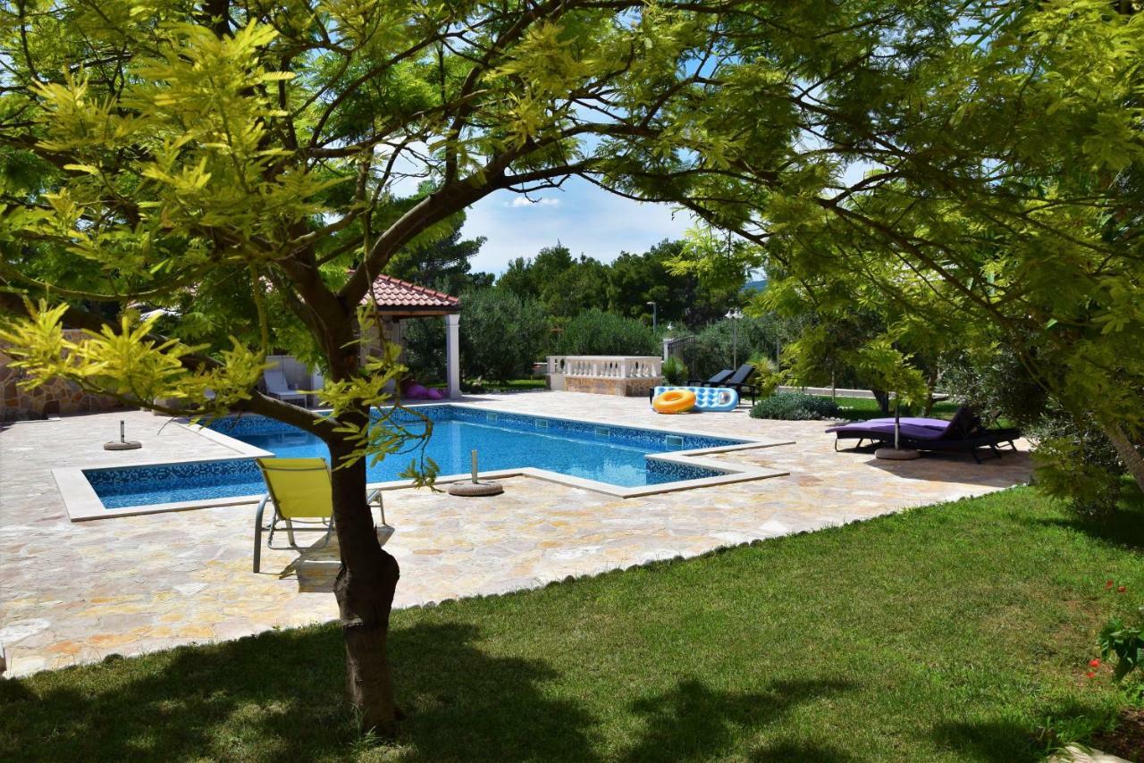 Apartments Villa Barbara Sumartin Exterior foto