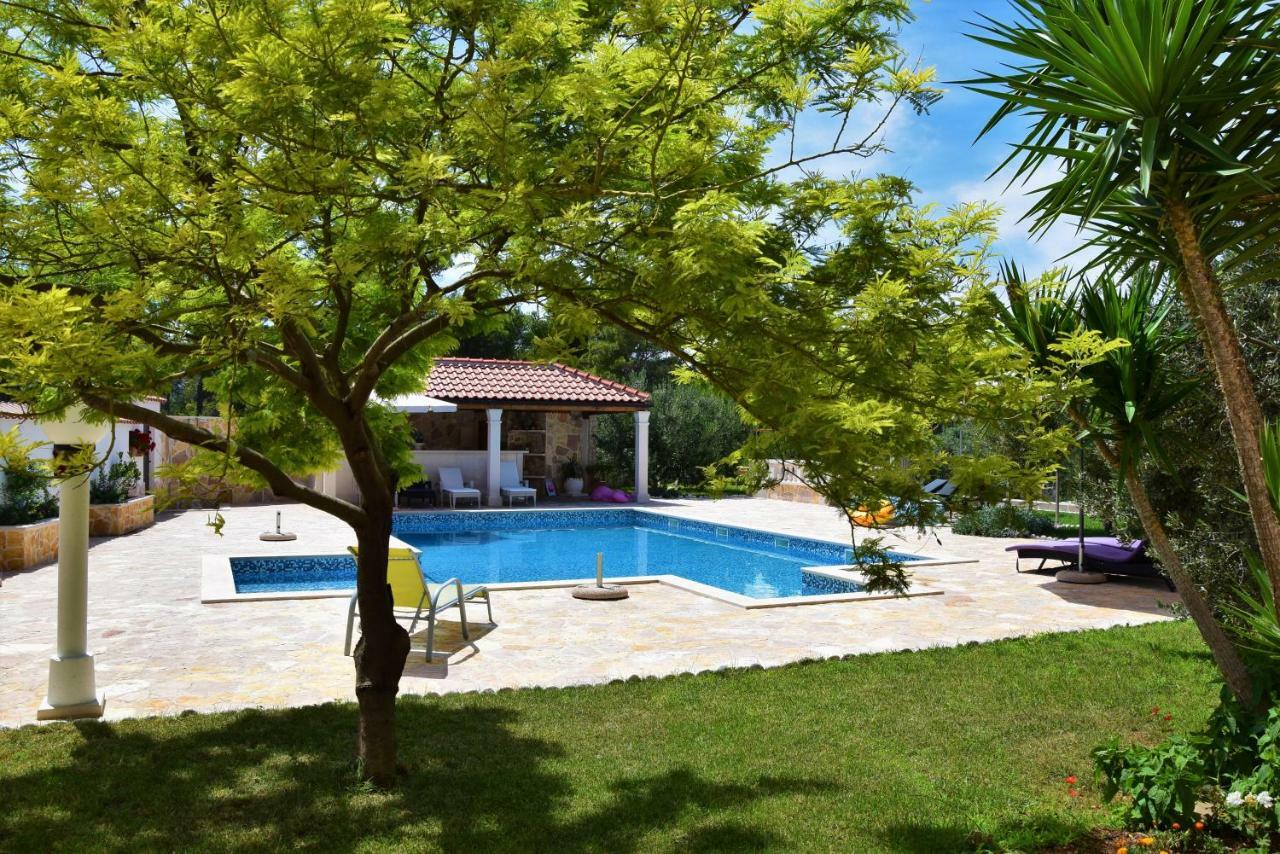 Apartments Villa Barbara Sumartin Exterior foto